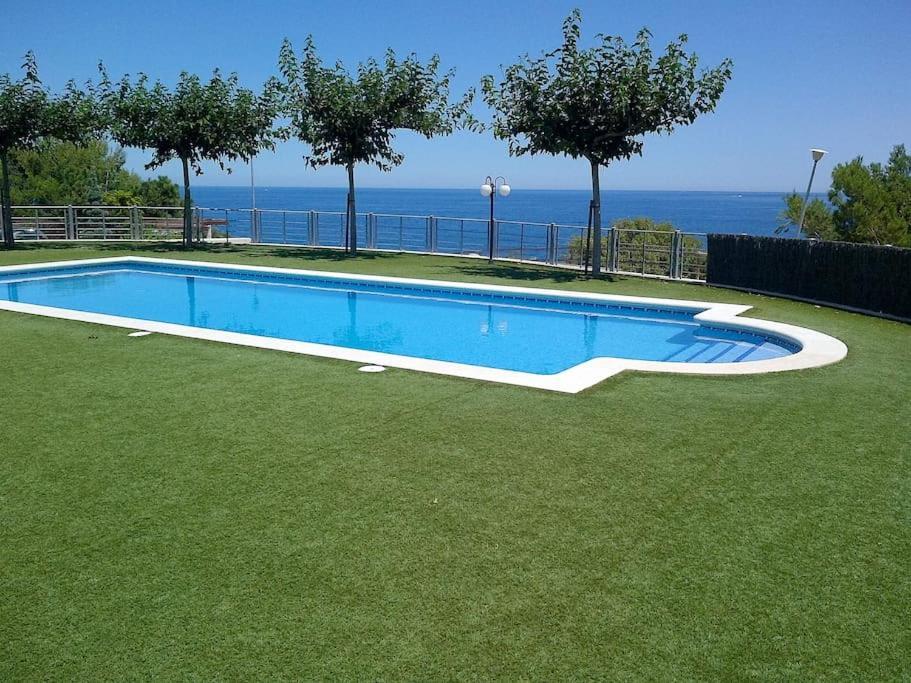 Residence Avec Piscine Face A La Mer, 1Ere Ligne Llanca Exterior photo